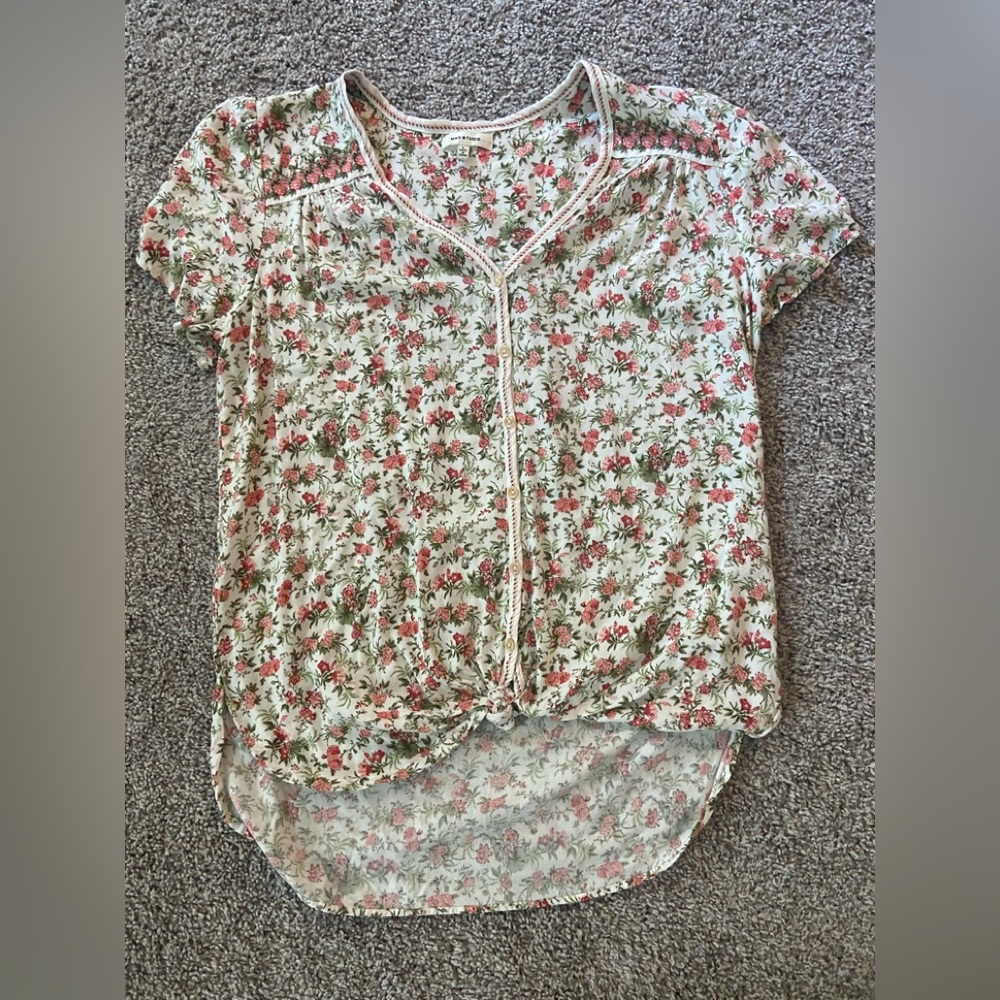 Max Studio floral knotted shirt size large